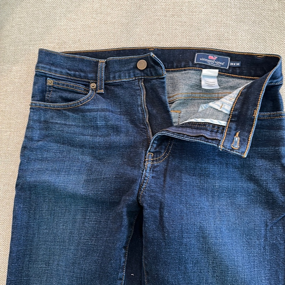 Vineyard Vines Dark Wash Jeans size 30x30. RN 134578